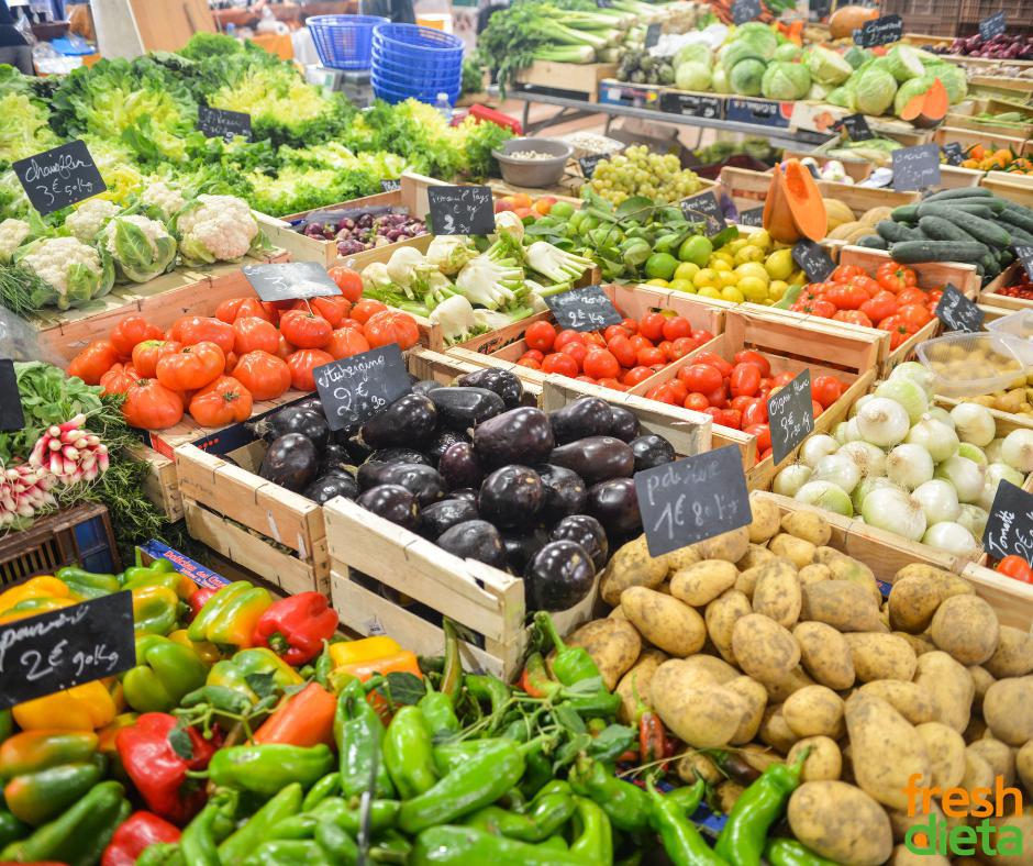 Jak dłużej zachować świeżość warzyw i owoców?